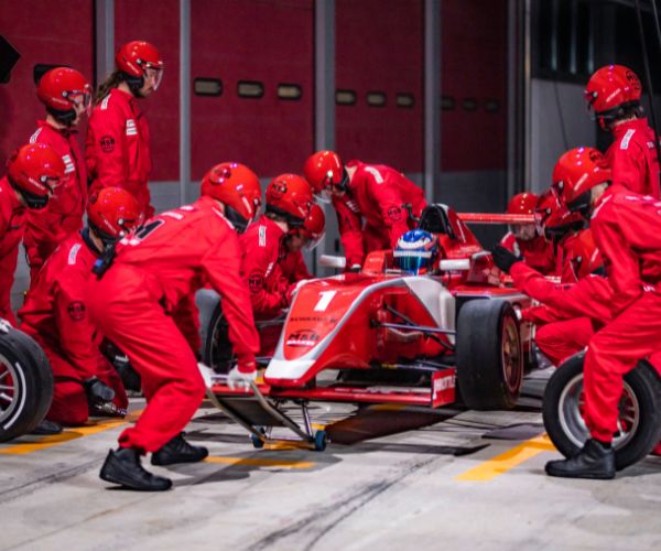 En pleine galère, Mercedes annonce du lourd