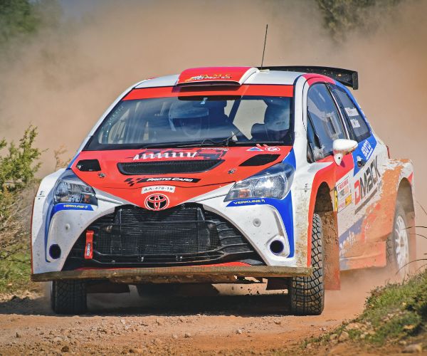 Le duel tant attendu entre Eric Camilli et Léo Rossel au 50e Rallye du Rouergue