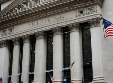 Wall Street cale sur ses sommets, le rally sur l’IA est en pause, Paris toujours sur la réserve