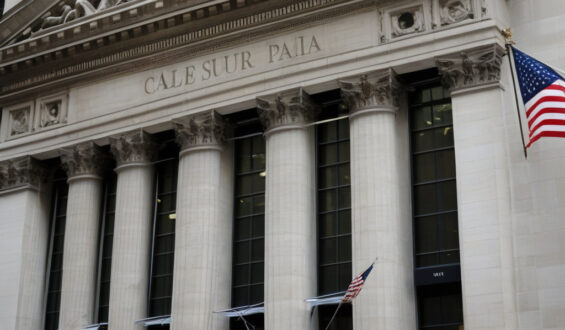 Wall Street cale sur ses sommets, le rally sur l’IA est en pause, Paris toujours sur la réserve